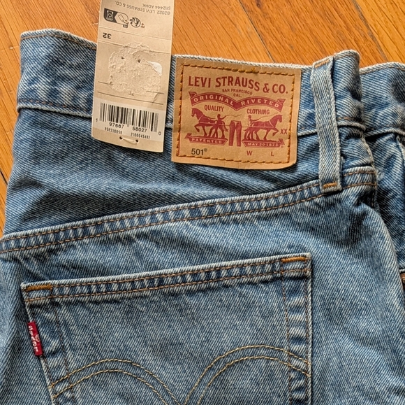 182.Levi's Classic Straight Men's Jeans in‎ Denim Blue - Picture 3 of 3